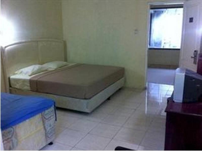 Queen Star Hotel Ngingas Esterno foto